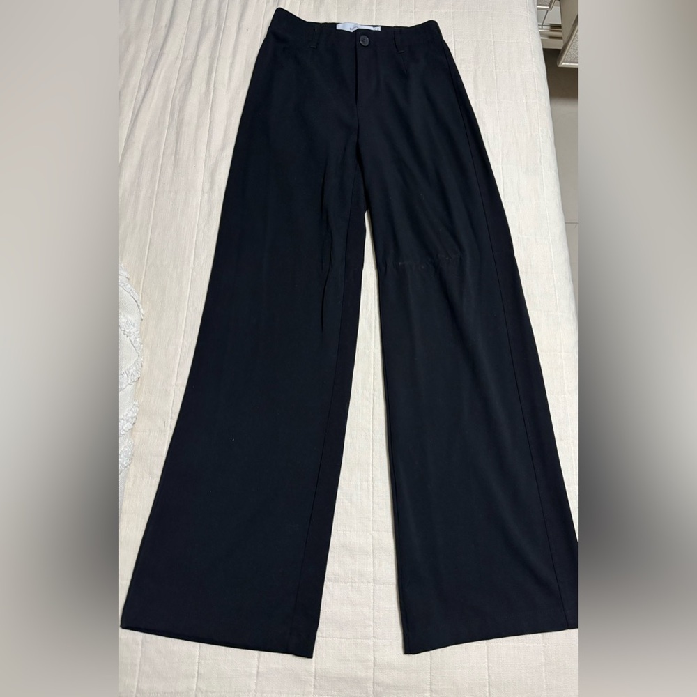 USED BLACK PANTS WOMEN🖤 BERSHKA SIZE 04
